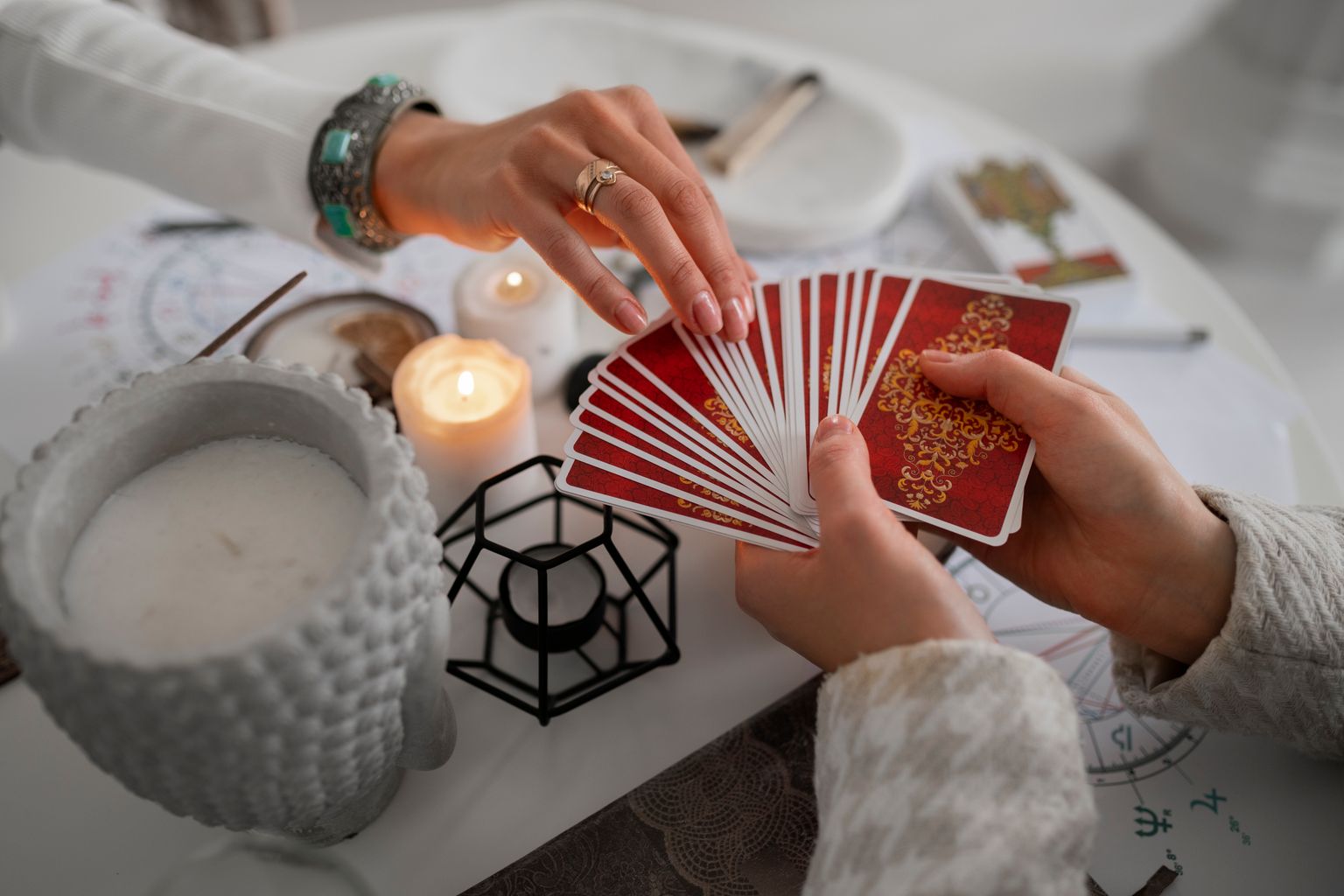 5 Signs It Might Be a Good Time for a Tarot Reading